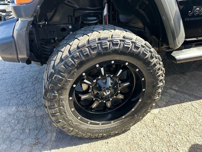 2020 Jeep Gladiator Sport - 22952149 - 11