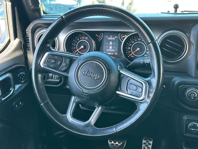 2020 Jeep Gladiator Sport - 22952149 - 17