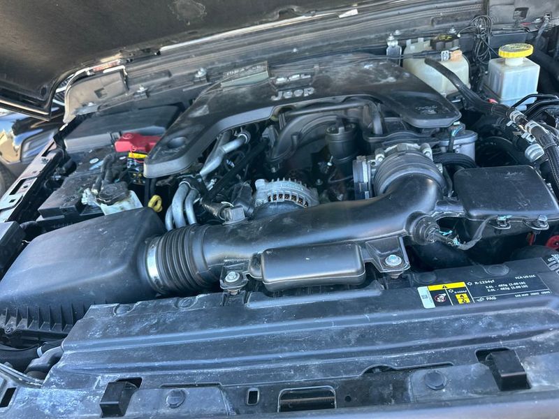 2020 Jeep Gladiator Sport - 22952149 - 21