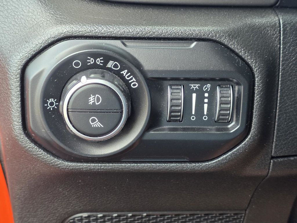 2020 Jeep Gladiator Sport S photo 19