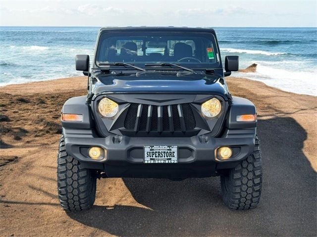 2020 Jeep Gladiator Sport - 22675331 - 3