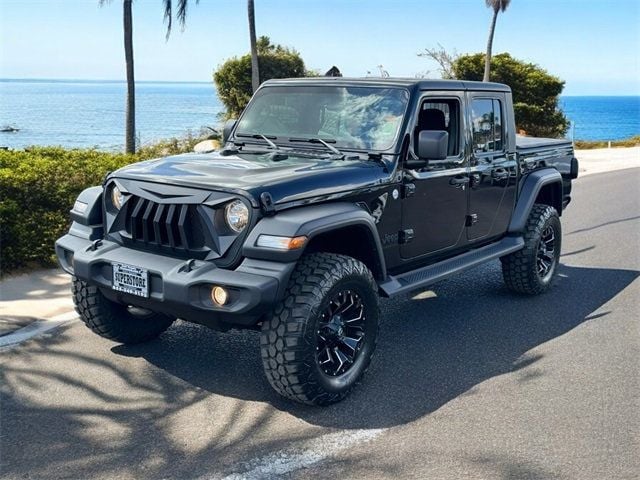 2020 Jeep Gladiator Sport - 22675331 - 4