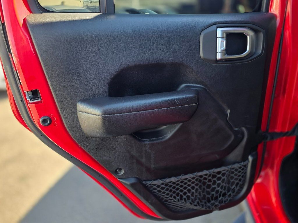 2020 Jeep Gladiator Sport - 22976863 - 26