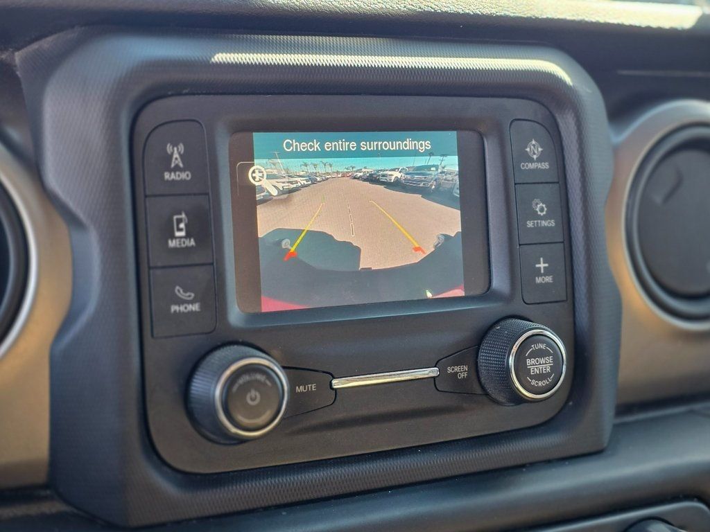 2020 Jeep Gladiator Sport - 22976863 - 36