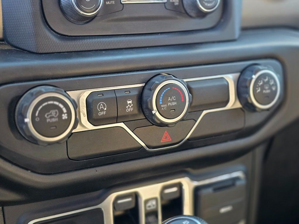 2020 Jeep Gladiator Sport - 22976863 - 37