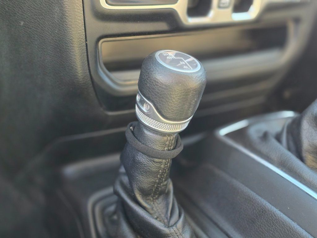 2020 Jeep Gladiator Sport - 22976863 - 46