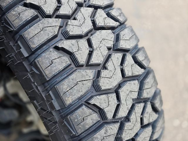 2020 Jeep Gladiator Sport - 22976863 - 4