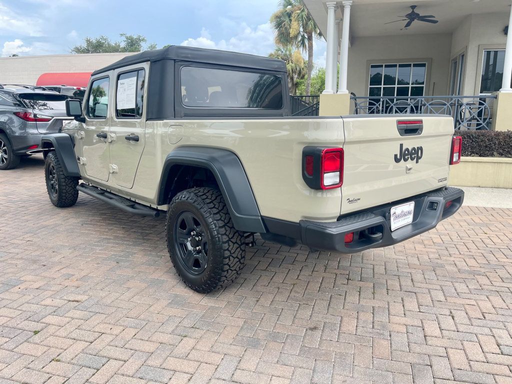 2020 Jeep Gladiator Sport photo 3