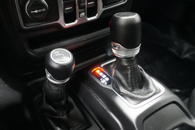 2020 Jeep Gladiator Sport S 4x4 - 22938765 - 19