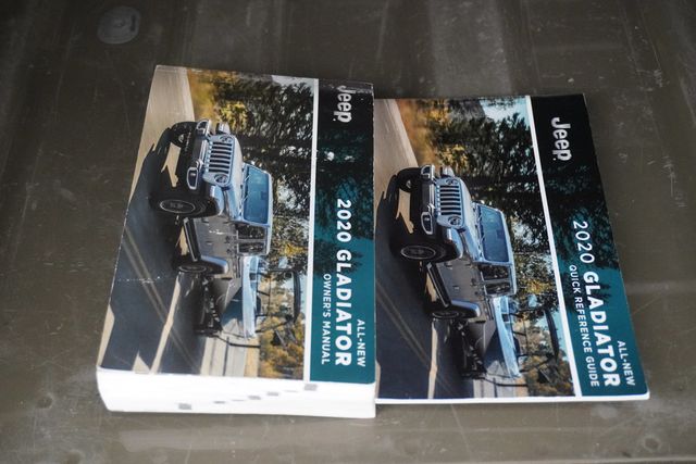 2020 Jeep Gladiator Sport S 4x4 - 22962366 - 25
