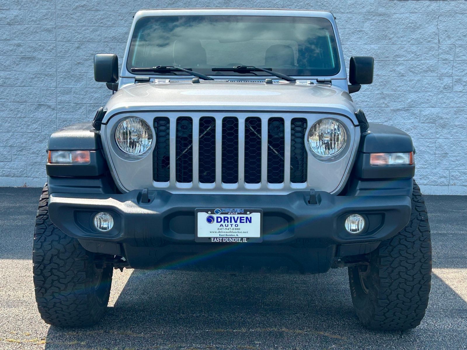 2020 Jeep Gladiator Sport S photo 2