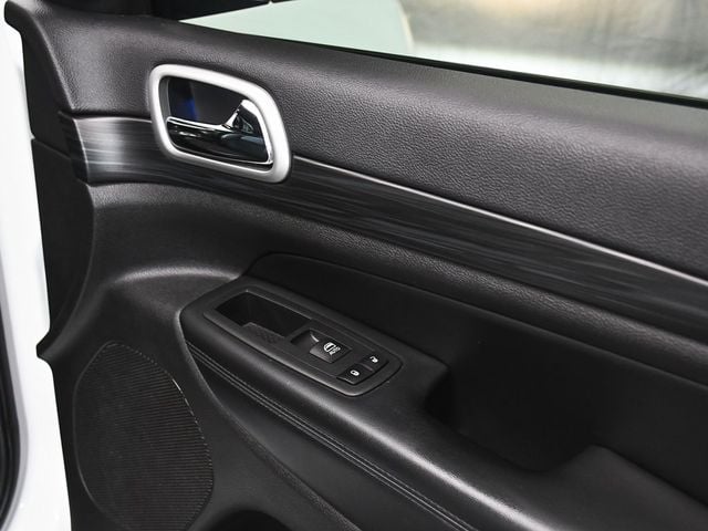 2020 Jeep Grand Cherokee Altitude - 22915362 - 13