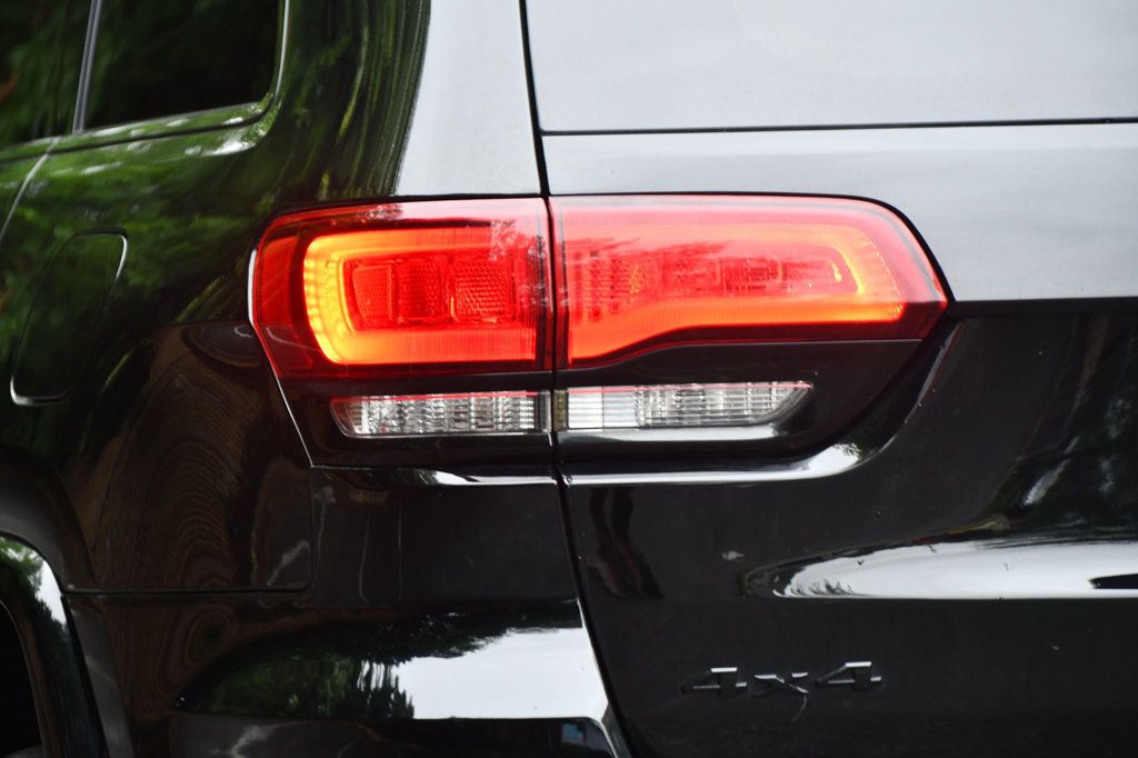 2020 Jeep Grand Cherokee Altitude photo 12