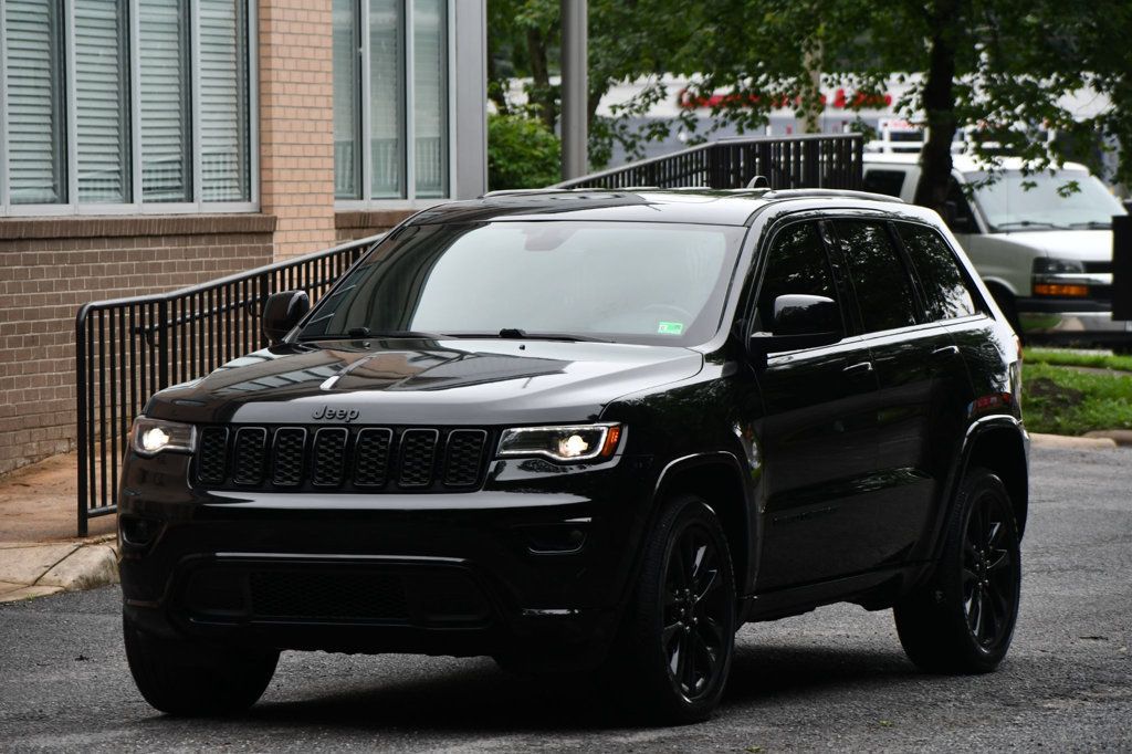 2020 Jeep Grand Cherokee Altitude photo 4