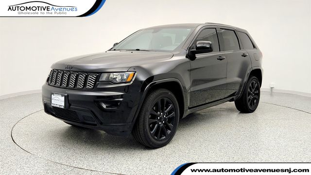 2020 Jeep Grand Cherokee Altitude 4x4 with Power Sunroof - 22964035 - 0