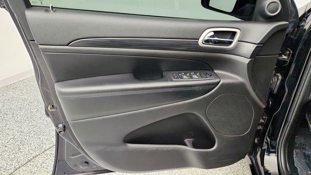 2020 Jeep Grand Cherokee Altitude 4x4 with Power Sunroof - 22964035 - 10