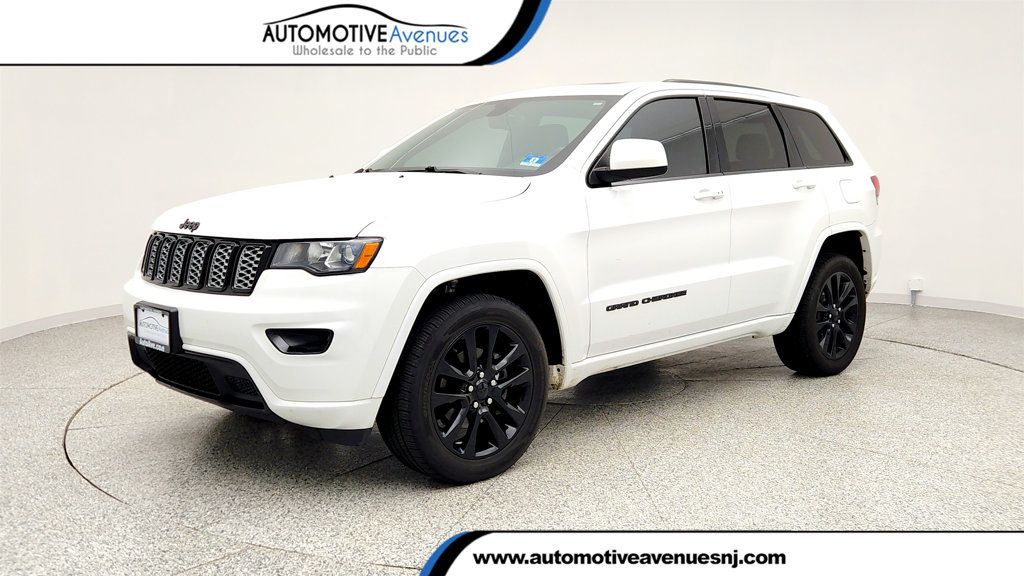 2020 Jeep Grand Cherokee Altitude 4x4 w/ Power Sunroof - 23003358 | Video 1