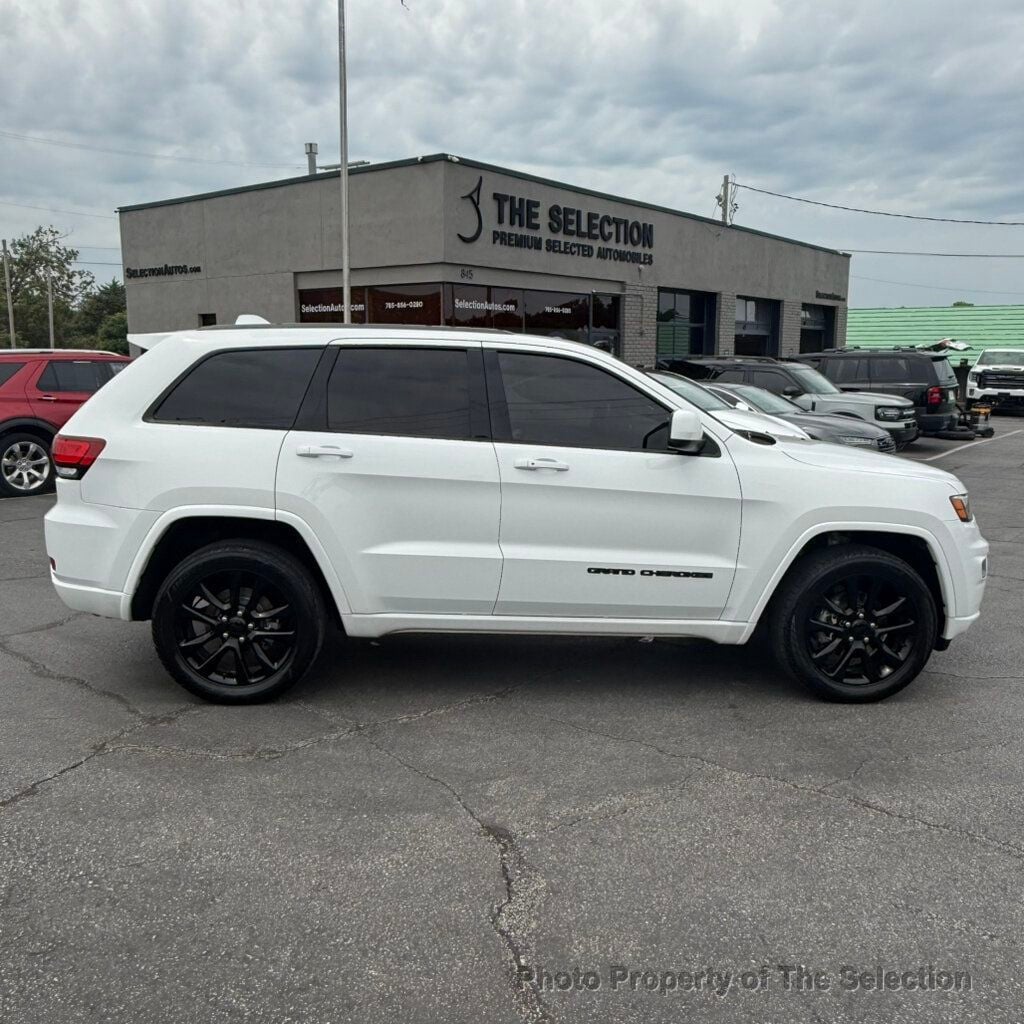 Jeep Grand Cherokee photo 19