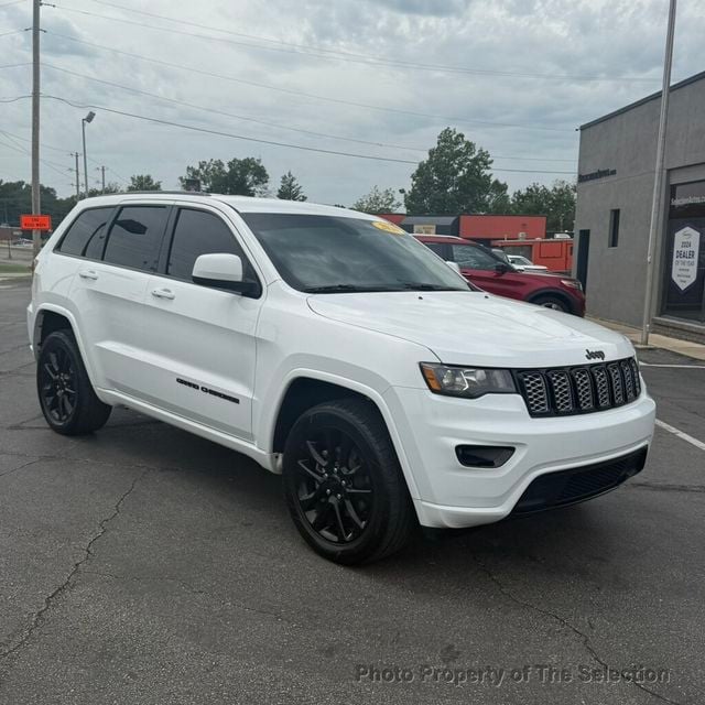2020 Jeep Grand Cherokee ALTITUDE 4X4 W/QUICK ORDER PACKAGE 2 BZ ALTITUDE - 23062084 - 1