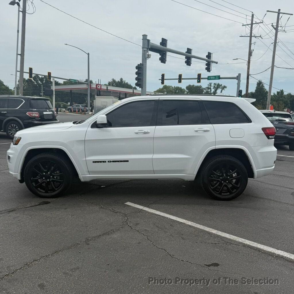 Jeep Grand Cherokee photo 9