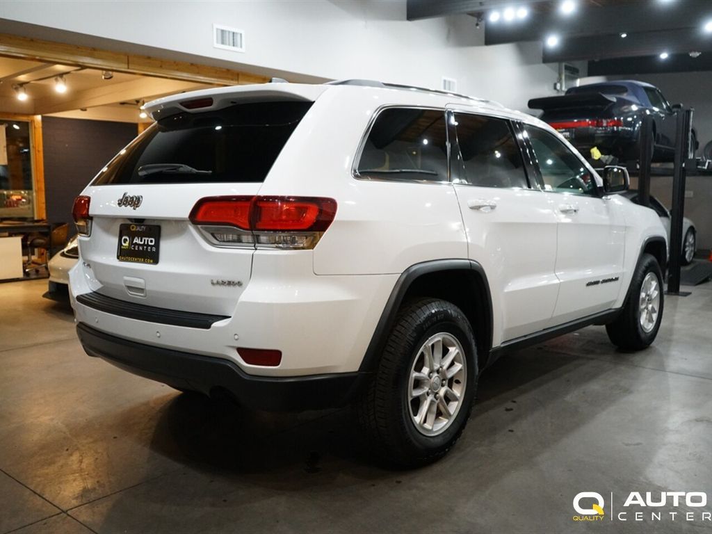 2020 Jeep Grand Cherokee Laredo E photo 4