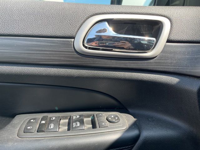 2020 Jeep Grand Cherokee Laredo E 4x4 - 23033999 - 7