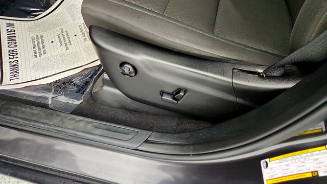 2020 Jeep Grand Cherokee Laredo E 4x4 with Power Sunroof - 22957119 - 11