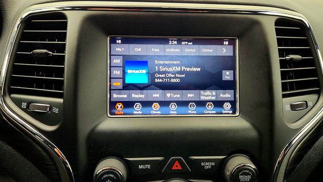 2020 Jeep Grand Cherokee Laredo E 4x4 with Power Sunroof - 22957119 - 18