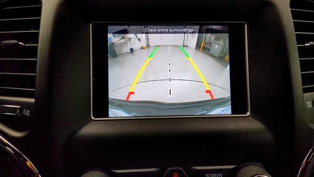 2020 Jeep Grand Cherokee Laredo E 4x4 with Power Sunroof - 22957119 - 19