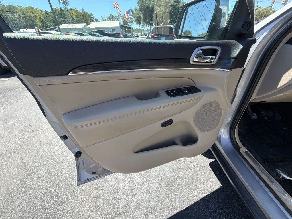 Jeep Grand Cherokee photo 12