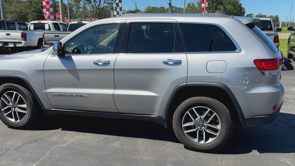 Jeep Grand Cherokee photo 6