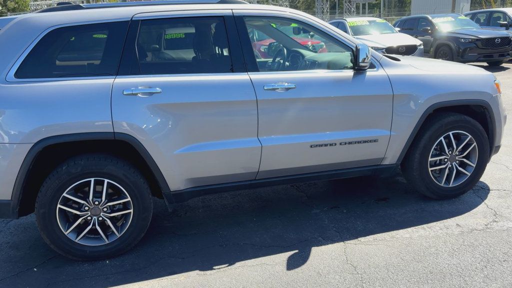 Jeep Grand Cherokee photo 9