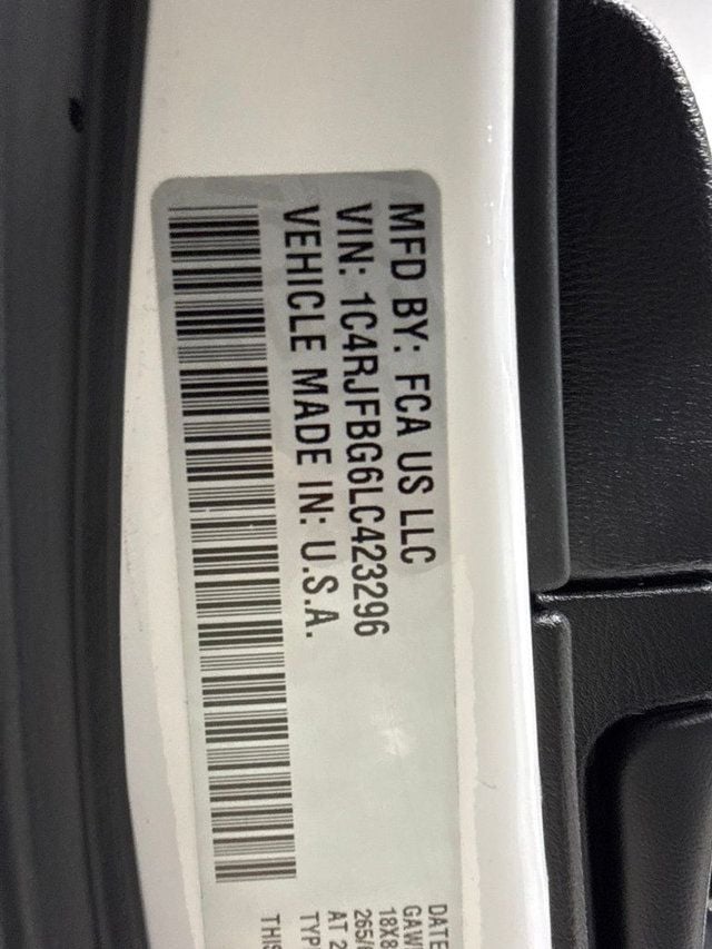 2020 Jeep Grand Cherokee Limited - 23057945 - 32