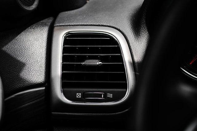2020 Jeep Grand Cherokee LocalTrade/Altitude/4WD/HeatedSeats/PowerSunroof/BackupCamera - 23059322 - 23