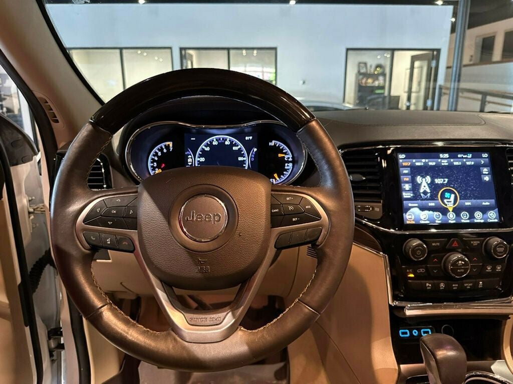 2020 Jeep Grand Cherokee LocalTrade/CleanCarfax1Owner/AirSuspension/Htd&CldSeats/PanoRoof - 23028210 - 11
