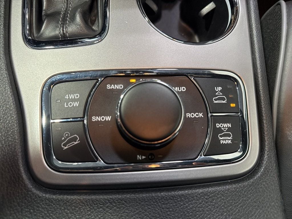 2020 Jeep Grand Cherokee Overland 4x4 - 22975693 - 29