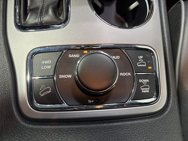 2020 Jeep Grand Cherokee Overland 4x4 - 22975693 - 29