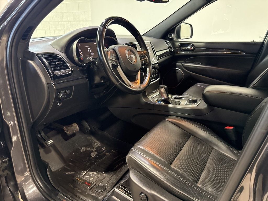 2020 Jeep Grand Cherokee Overland 4x4 - 22975693 - 34