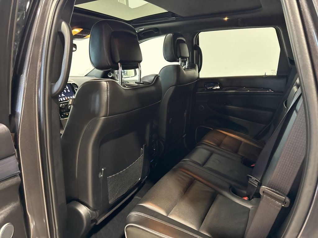 2020 Jeep Grand Cherokee Overland 4x4 - 22975693 - 45