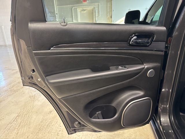 2020 Jeep Grand Cherokee Overland 4x4 - 22975693 - 48