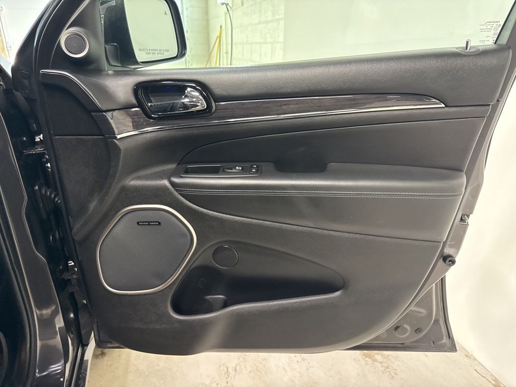 2020 Jeep Grand Cherokee Overland 4x4 - 22975693 - 62