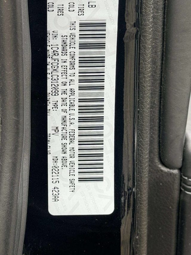 2020 Jeep Grand Cherokee Overland 4x4 - 23008669 - 19