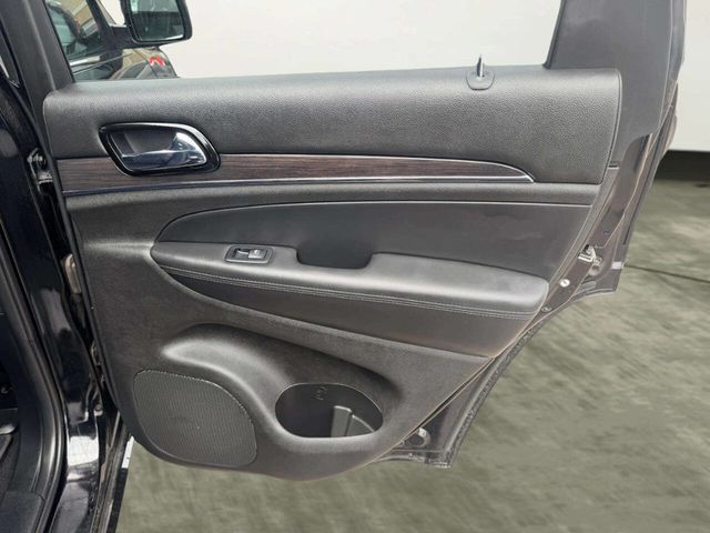 2020 Jeep Grand Cherokee Overland 4x4 - 23008669 - 26