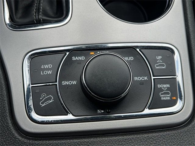 2020 Jeep Grand Cherokee Overland 4x4 - 22960258 - 25