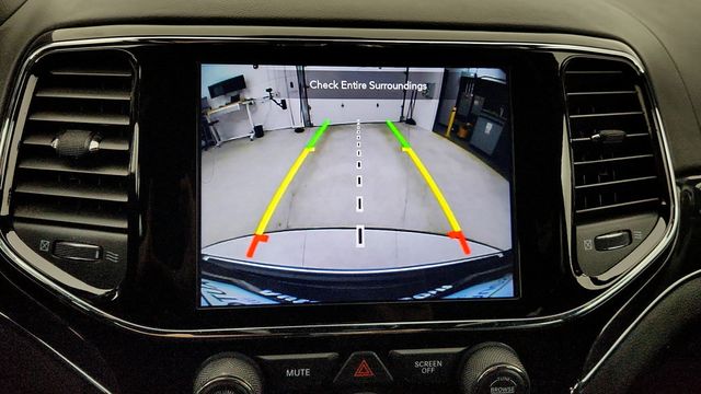 2020 Jeep Grand Cherokee Overland 4x4 - 22946741 - 19