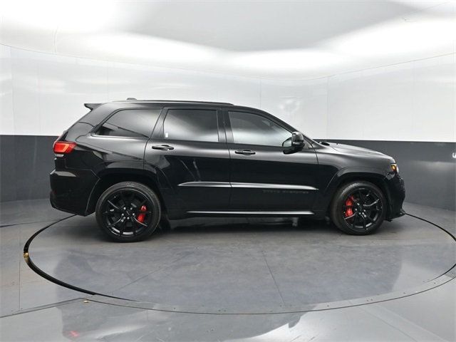 2020 Jeep Grand Cherokee SRT 4x4 - 22929115 - 35