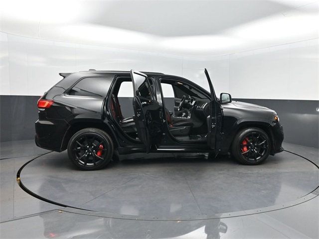 2020 Jeep Grand Cherokee SRT 4x4 - 22929115 - 39