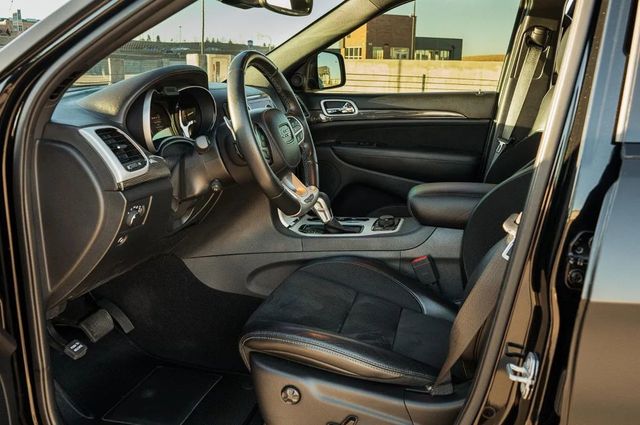 2020 Jeep Grand Cherokee Trackhawk 4x4 - 22938486 - 28