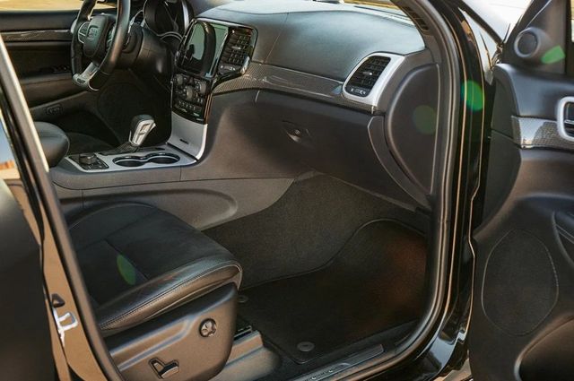 2020 Jeep Grand Cherokee Trackhawk 4x4 - 22938486 - 32