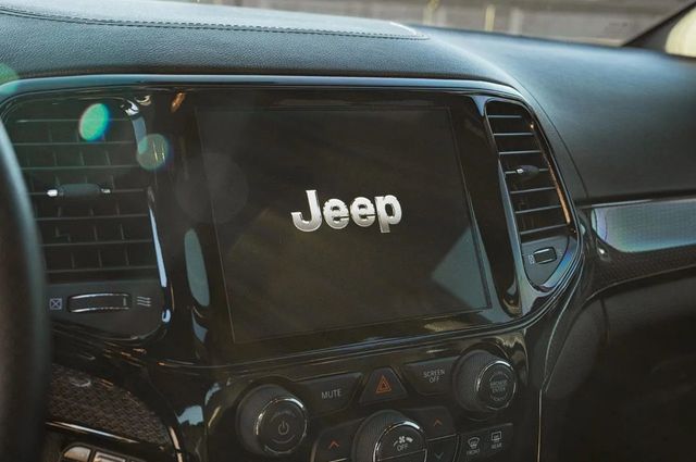 2020 Jeep Grand Cherokee Trackhawk 4x4 - 22938486 - 33